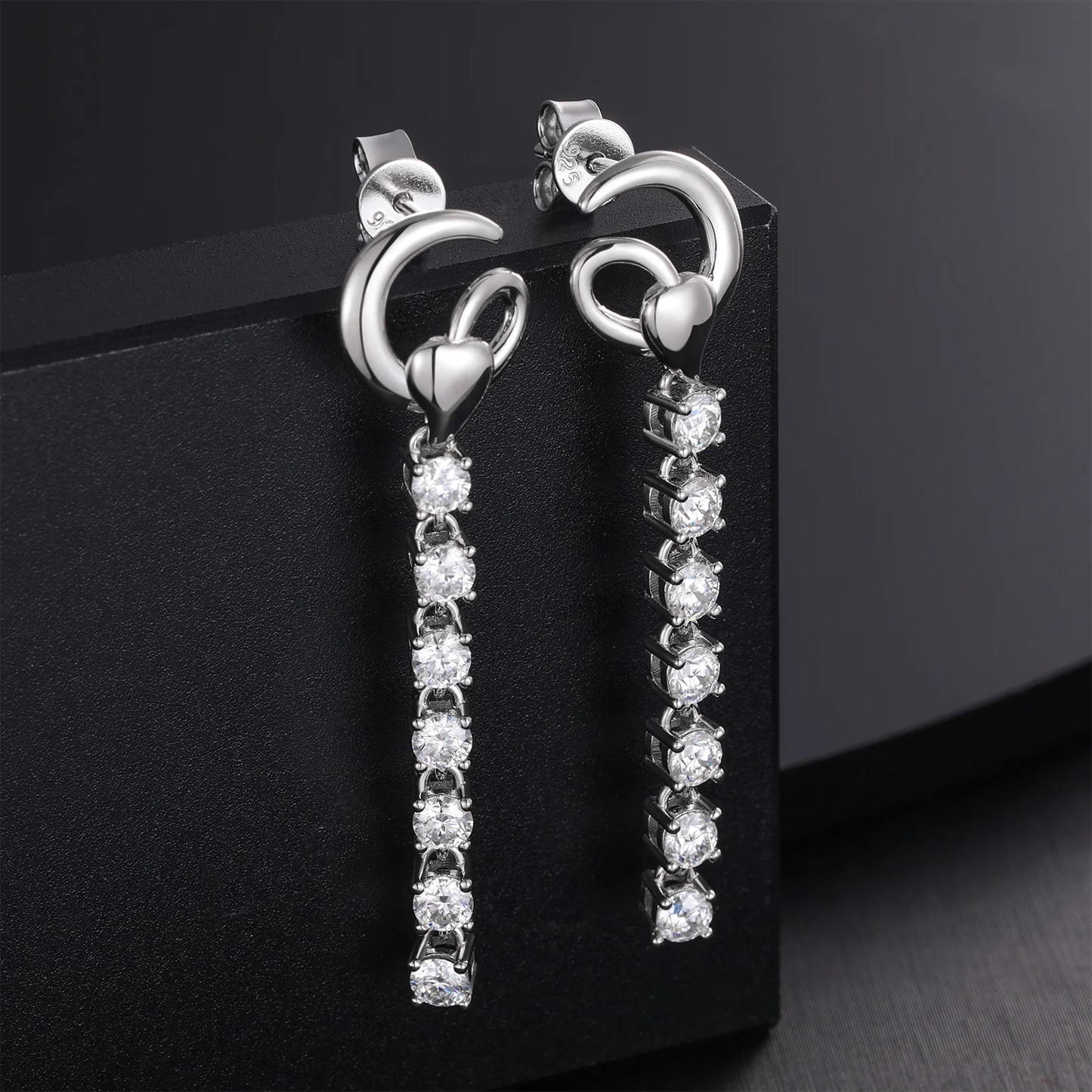 Round Moissanite Diamond Ear Studs