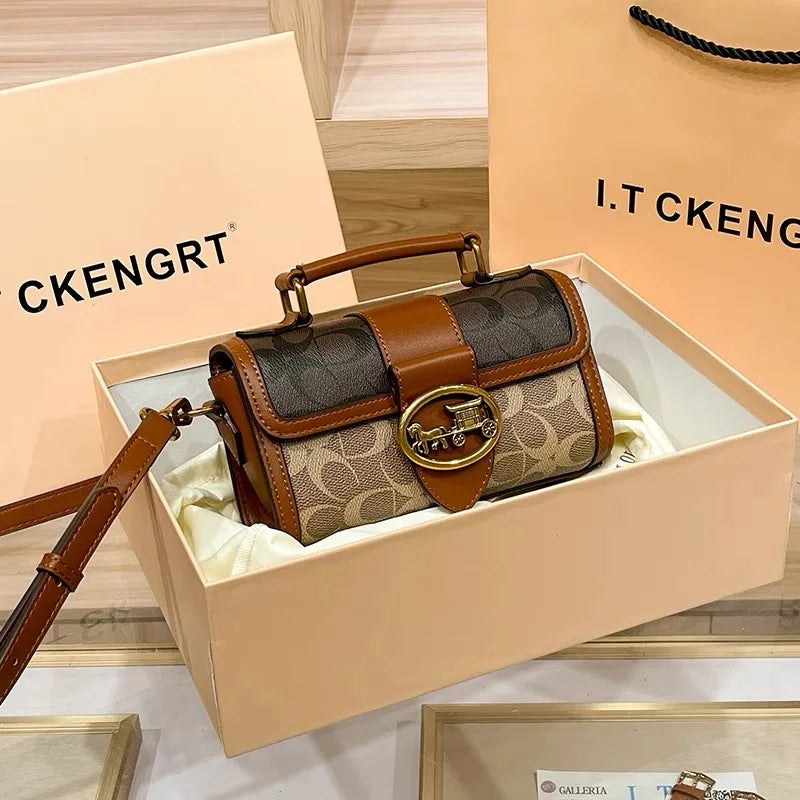 New minimalist and fashionable small handbag,