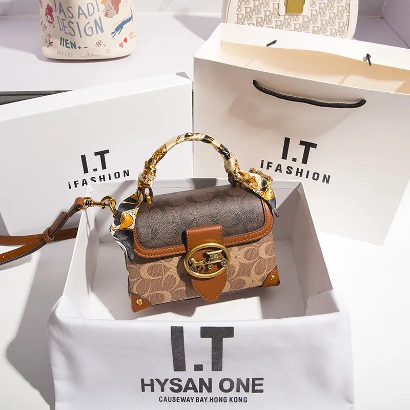 New minimalist and fashionable small handbag, portable box bag